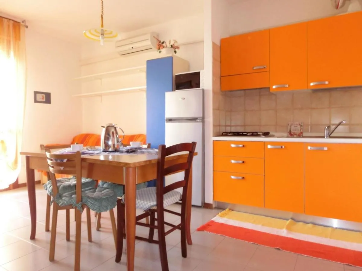 Colorful Studio Apartment With Air Conditioning Bibione