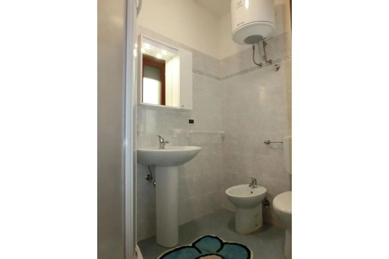 Colorful Studio Apartment With Air Conditioning Bibione