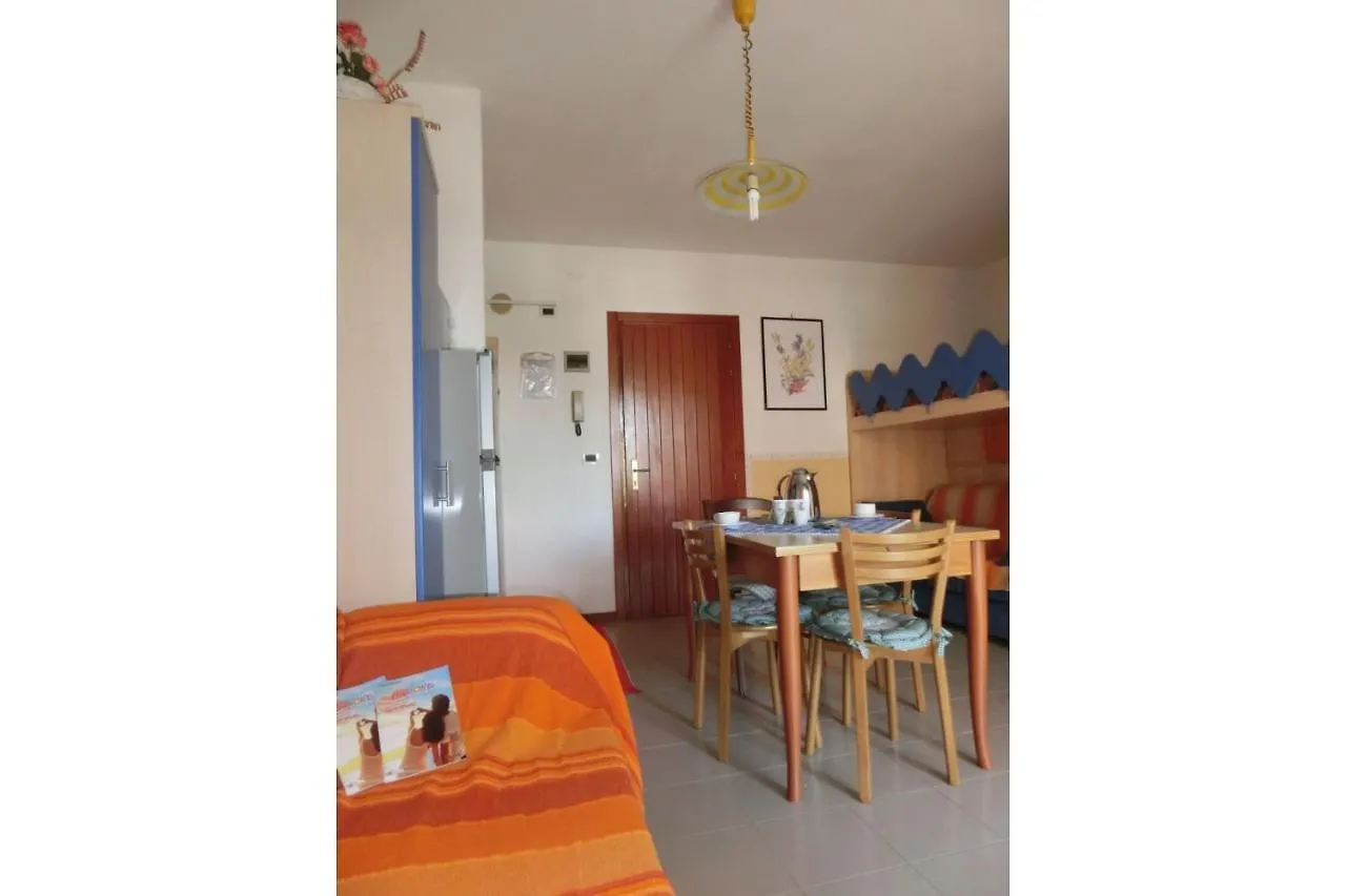 Colorful Studio Apartment With Air Conditioning Bibione