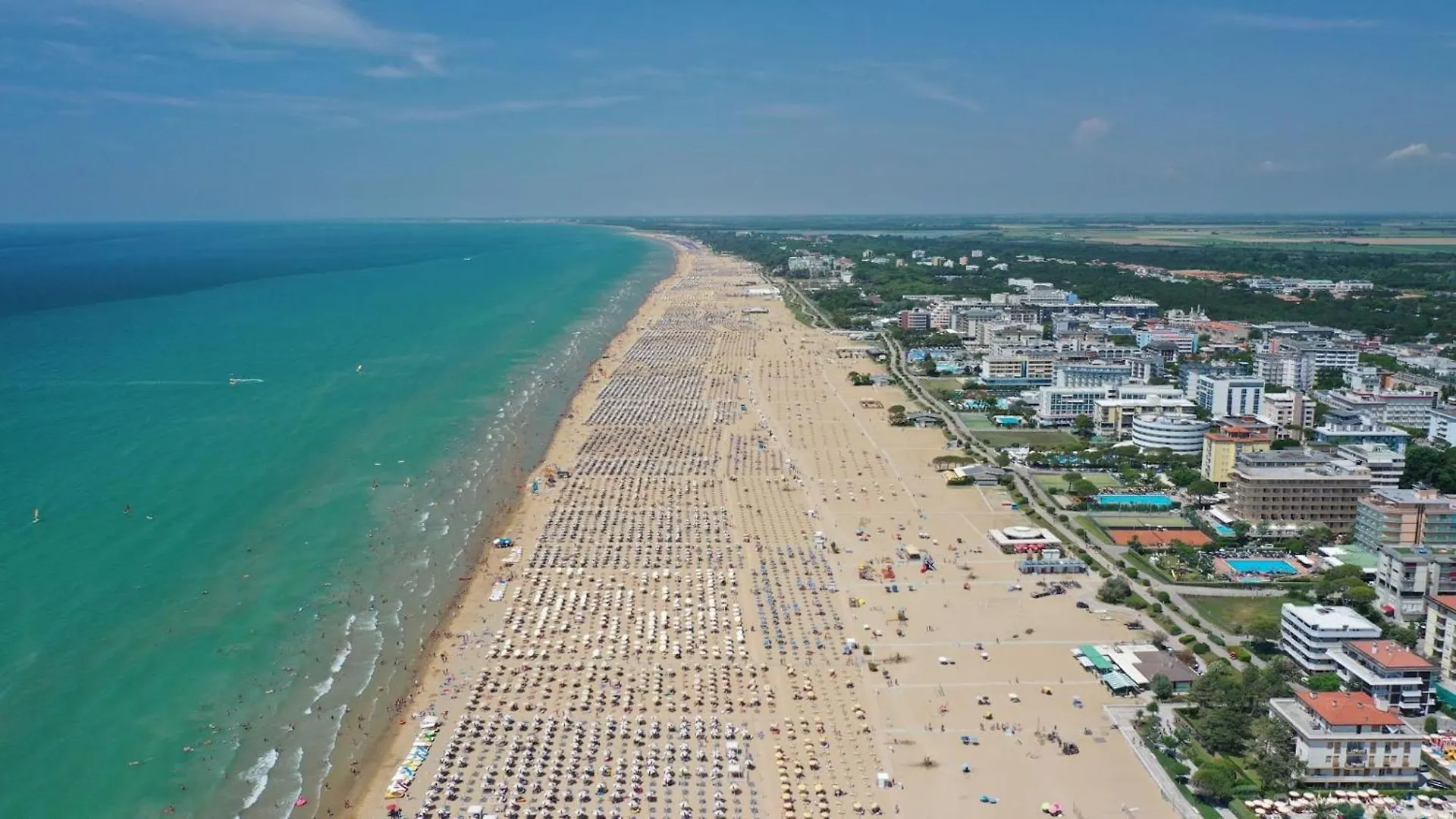 Colorful Studio Apartment With Air Conditioning Bibione