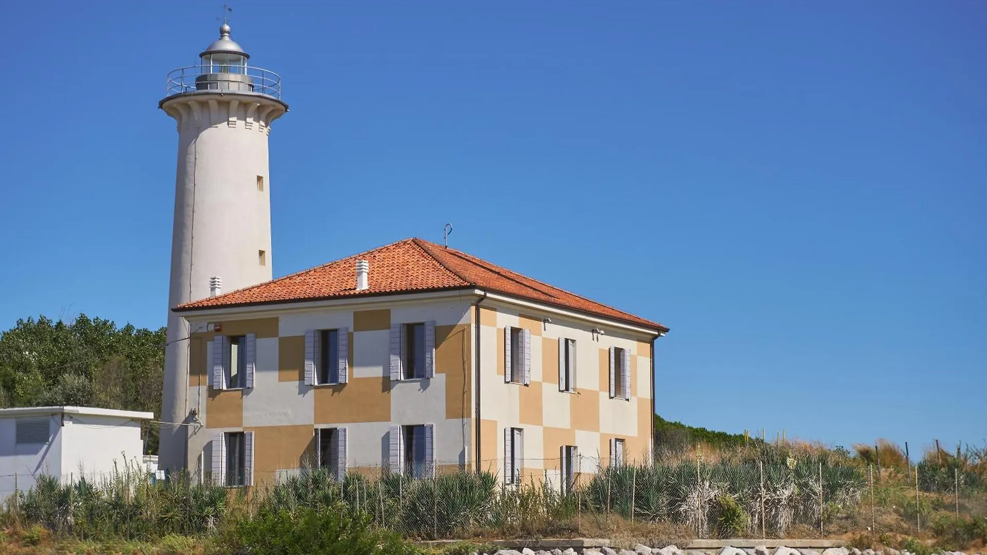 Colorful Studio Apartment With Air Conditioning Bibione