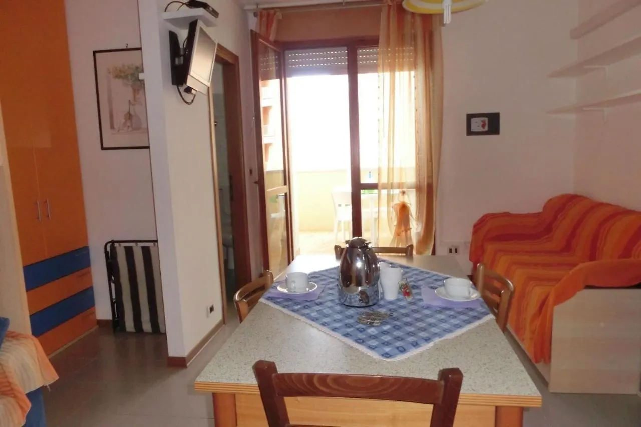 Colorful Studio Apartment With Air Conditioning Bibione 0*,